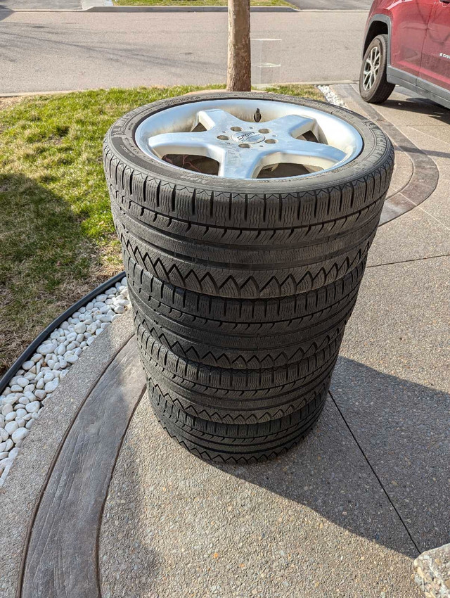 245/ 40R18 Winter Tires with Rims in Cars & Trucks in Mississauga / Peel Region - Image 2