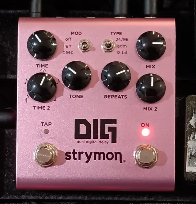 Delay Pedal  by  STRYMON DIG V2  $350.00 in Amps & Pedals in Laval / North Shore - Image 2