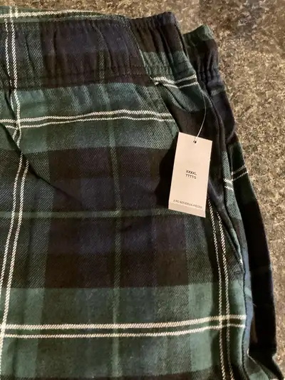 New 4x flannel pj bottoms, View more
