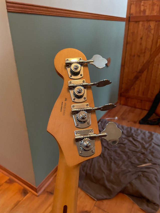 Fender JB player plus in Guitars in West Island - Image 4