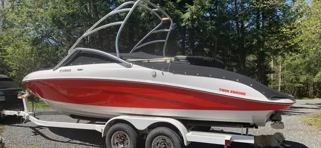 Bateau Yamaha AR230 23 pieds 2006 in Powerboats & Motorboats in Sherbrooke - Image 2