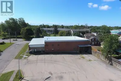 Located in Fort Erie https://www.realtor.ca/real-estate/29045638/33-gilmore-road-fort-erie-central-3...