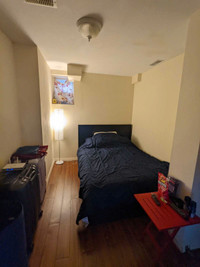 ONE MONTH ONLY Room for rent in YorkU Village