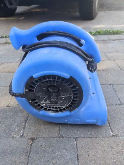 This is a used B-Air Vantage 1500 blower fan, perfect for drying carpets or other surfaces quickly....