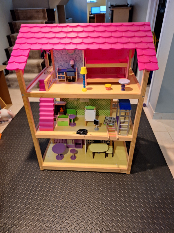 Big doll house already assembled. in Toys & Games in City of Toronto - Image 2