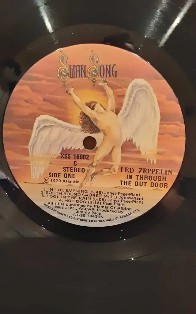LED ZEPPELIN  - VINYL - CASSETTES - BOXSET CD'S in CDs, DVDs & Blu-ray in Oakville / Halton Region - Image 10
