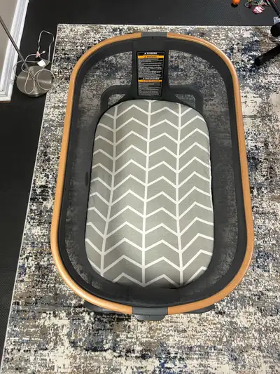 Maxi Cosi bassinet, View more