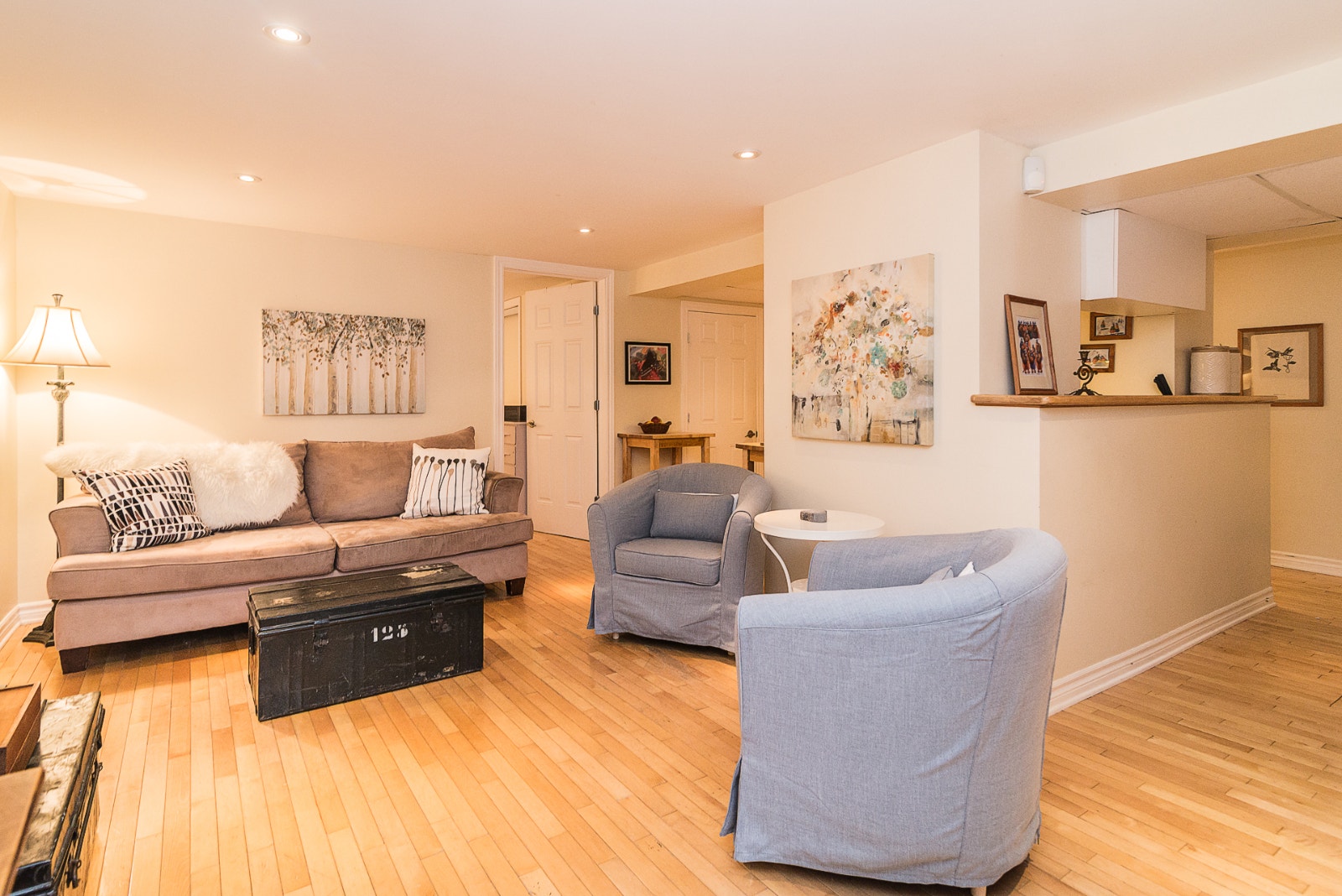 NDG: Fabulous Spacious FULLY FURNISHED all inclusive 2 bedroom — photo 2