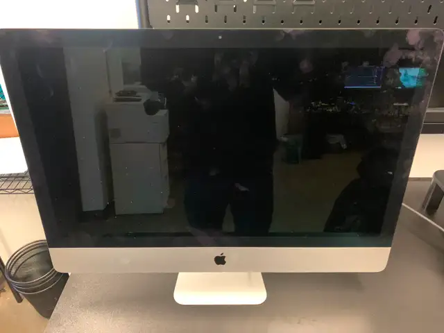 iMac 27” 5K Retina (Late 2014) in Desktop Computers in City of Montréal - Image 2