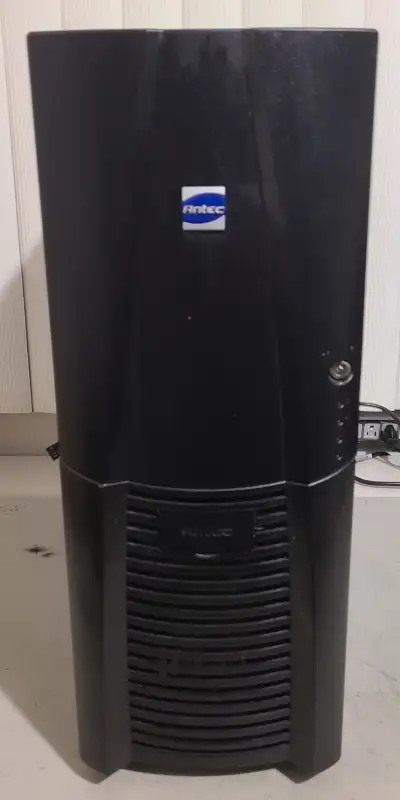 Boitier Serveur Antec avec PSU 500w & Lecteur DVD $90 - 514.612.6222 * Livraison Disponible / Delive...