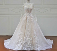 Magnifique robe de mariée haute gamme sur commande neuve,  