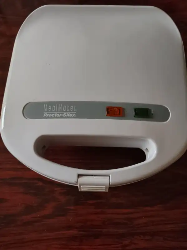 Sandwich Maker by Proctor Silex in Toasters & Toaster Ovens in Mississauga / Peel Region - Image 2