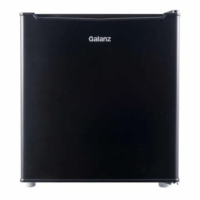 Galanz mini fridge  in Refrigerators in Oshawa / Durham Region - Image 3