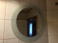 Round mirror