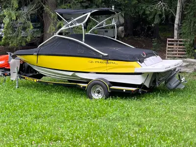2008 Regal 1900 is a 19 foot 9 inch, high performance bowrider designed for water sports and family...