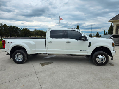 2022 Ford Platinum F350 Super Duty Dually 30,000 kms