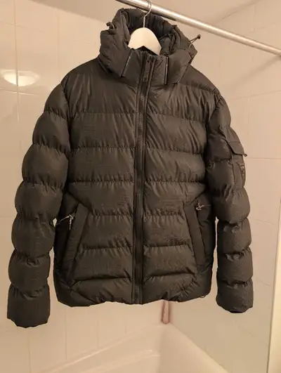 Point Zero Puffer coat. Basically brand new, only worn a few times (Slightly too small for me). It l...