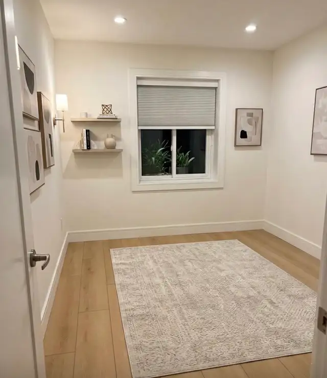 Psychotherapy / RMT treatment room available for rent in Commercial & Office Space for Rent in Markham / York Region - Image 3