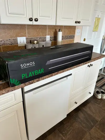 Sonos Playbar, original owner, complete with all original packaging material, light cable, ethernet...