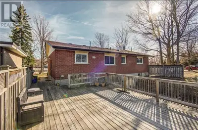 2-Bedroom Rental Unit in Peaceful Bungalow Setting