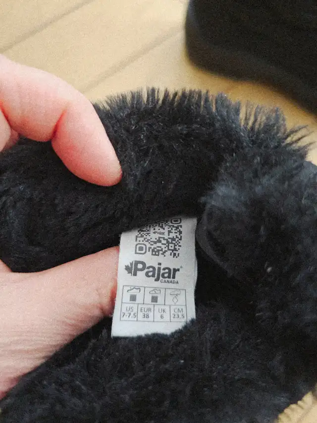 Bottes d'hiver Pajar (femmes 7, 71/2) avec crampons intégrés in Women's - Shoes in Laval / North Shore - Image 7