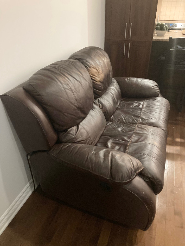 Brown Leather Sofa Couch Recliner dans Sofas et futons  à Ville de Montréal - Image 2