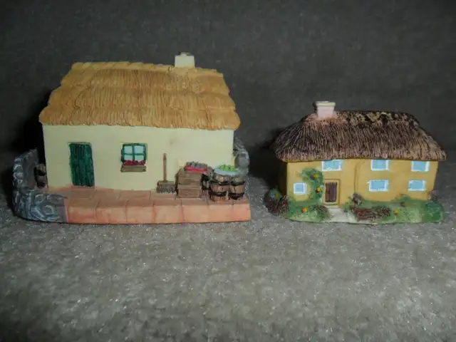 Miniature House from Ireland. 2 3/4 inches high. $5 cash only. S in Arts & Collectibles in Saskatoon - Image 3