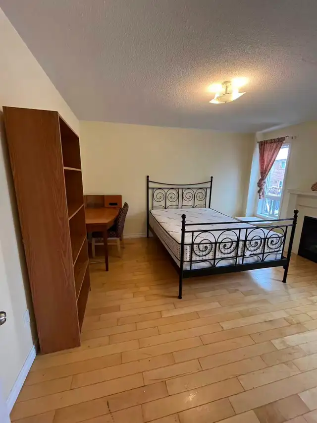 Rooms for Rent at Different Locations in Mississauga-4169075225