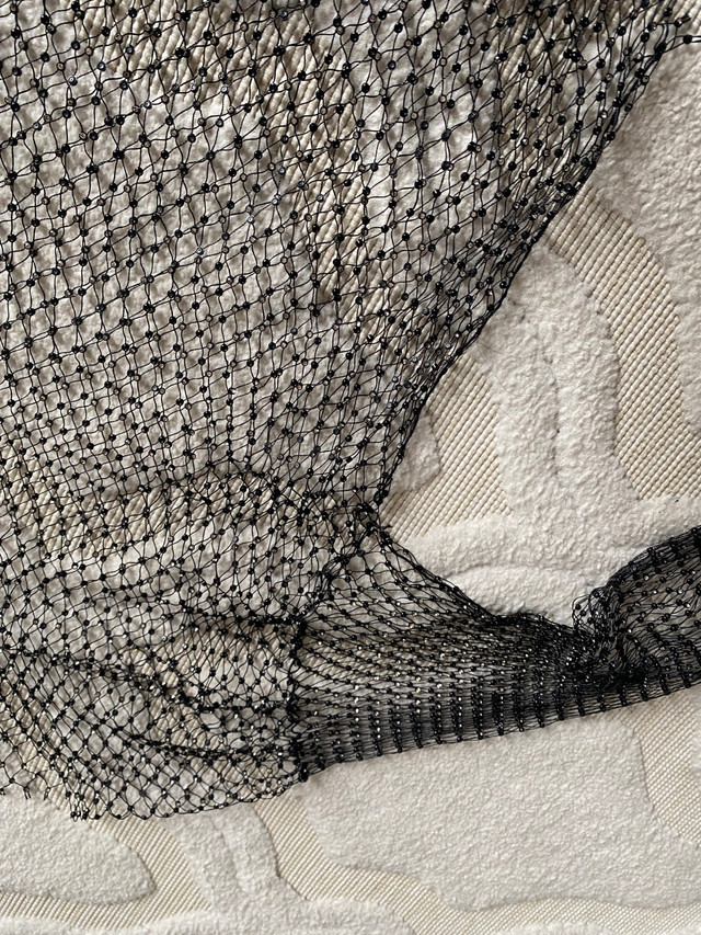 Sheer fishnet metallic top size L worn one tim dans Femmes - Hauts et vêtements d'extérieur  à Laval/Rive Nord - Image 3