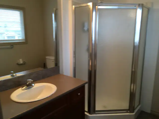 Top of House for rent in Eagle Ridge in Long Term Rentals in Fort McMurray - Image 11