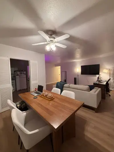 ✨ Furnished 2BR/1BA | East York, Toronto | May–August | $3,500/mo (all-inclusive) Bright, modern 2-b...