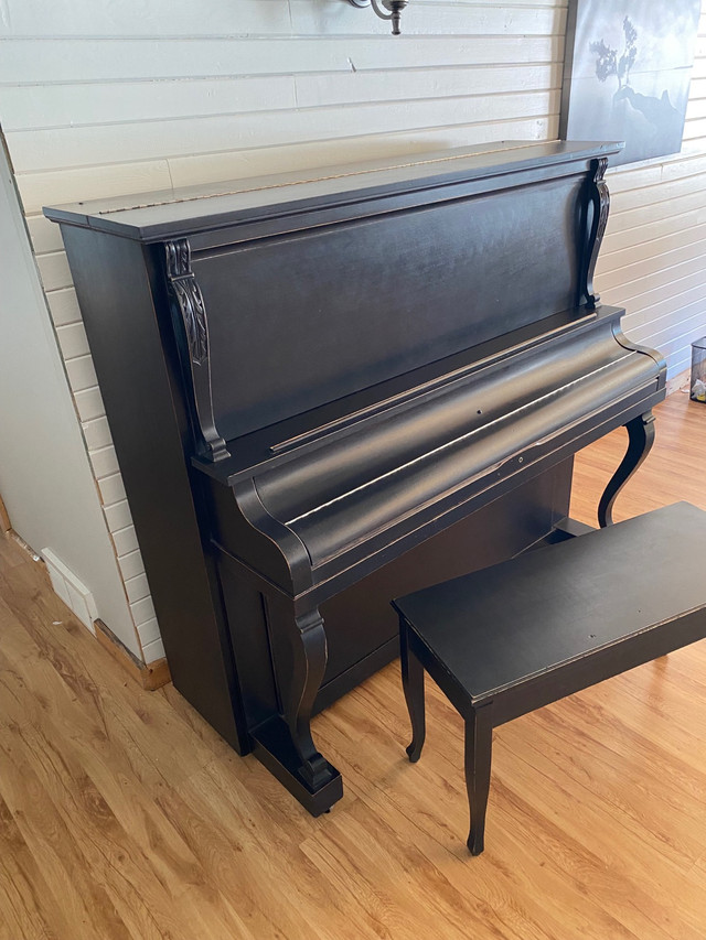 Bell upright piano  in Pianos & Keyboards in Winnipeg - Image 3