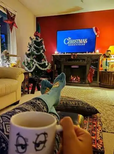 Toronto Winter Retreat! Cosy Fireplace + Warm Vibes! in Ontario in Canada - Image 2