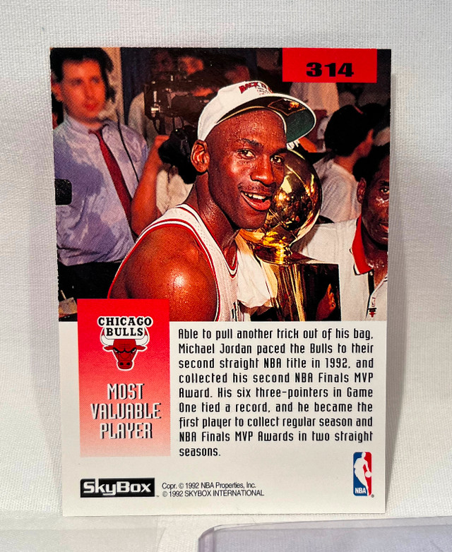 MICHAEL JORDAN NBA FINALS COLLECTOR CARD, MINT in Arts & Collectibles in Vernon - Image 2