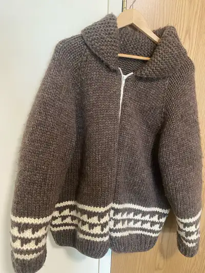 Vintage Wool Sweater- Smoke And Pet Free Home - St Vital - Text 204 808 2966