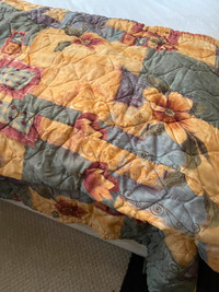 Polyester king size Bedspread or  Comforter