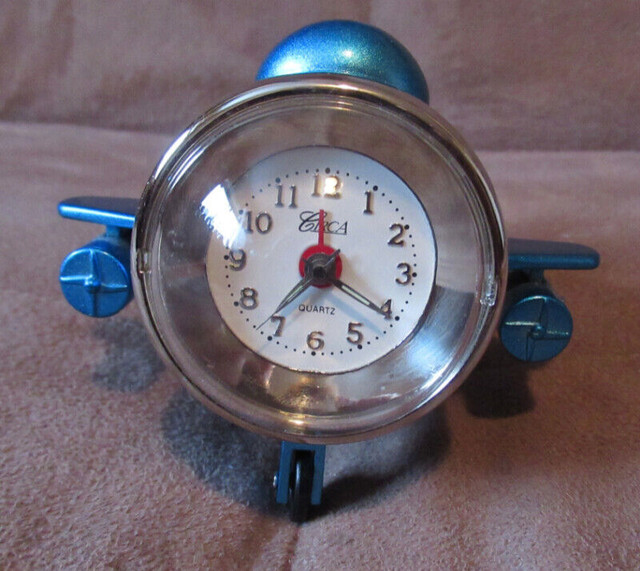Clock Shaped like a Plane in Arts & Collectibles in Oshawa / Durham Region