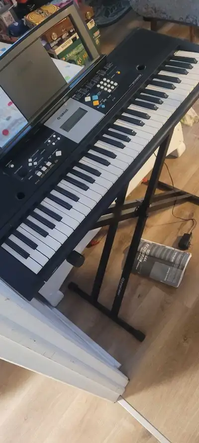 Piano Yamaha elec, View more