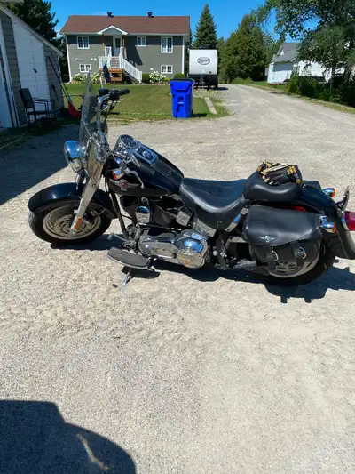 2006 Harley Davidson Fat Boy Excellent shape stored indoors , serviced regularly. Extremely low 15,4...