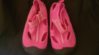 Toddler water shoes7/8