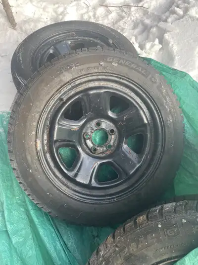 All tires are on rims. Rims bought in 2019. Tires bought new fall 2024. Less than 5000 km on all tir...