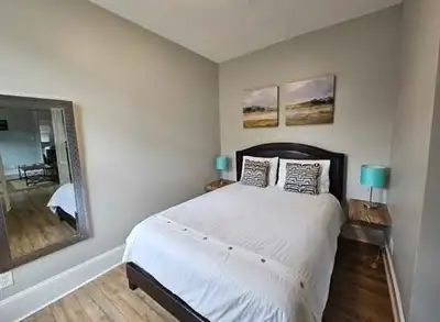 FULLY FURNISHED ONLY STEPS FROM KINGS PLACE