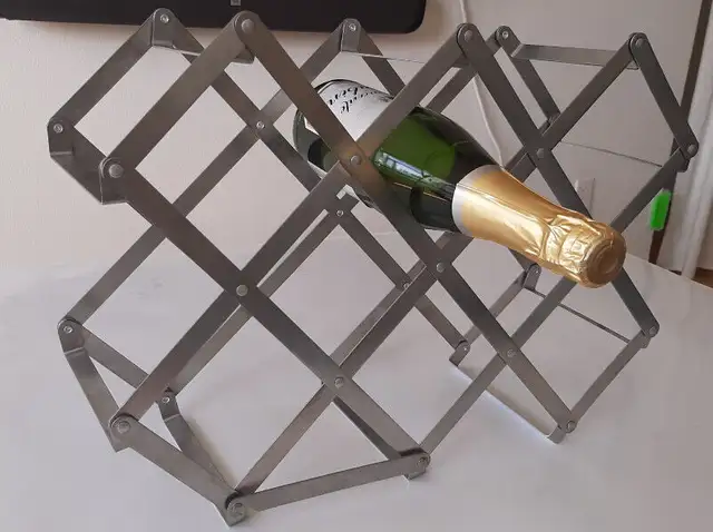 Metall Collapsible Wine Rack/Storage, Accordion Style, Foldable in Storage & Organization in City of Toronto - Image 4