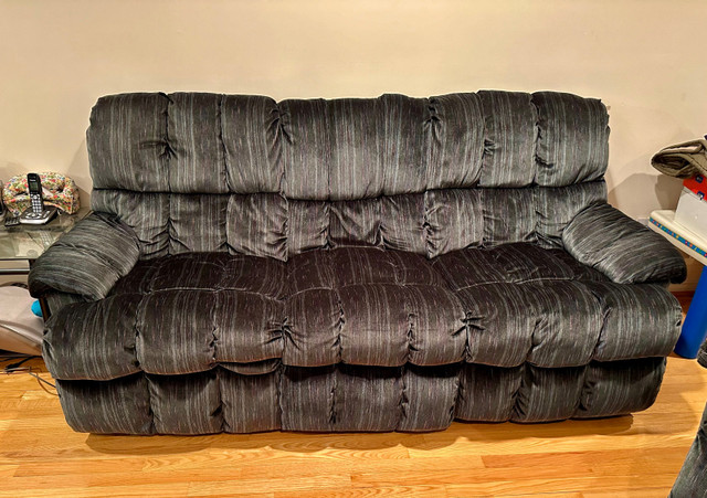 Sofa Set - 3 pcs in Multi-item in Markham / York Region - Image 4