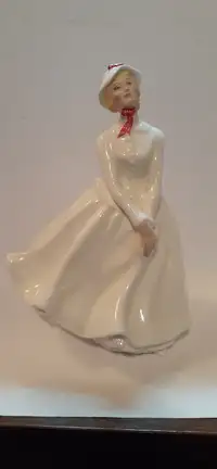 Royal Doulton Figurine Mary HN 2374
