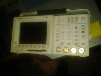 Tektronix TDS3014 — 4-channel color DPO (digital oscilloscope, View more