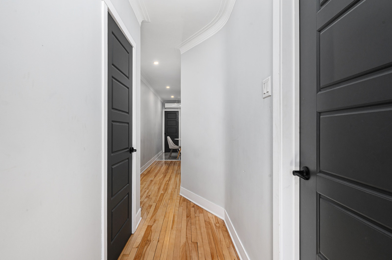 1369 Boulevard de Maisonneuve — photo 1