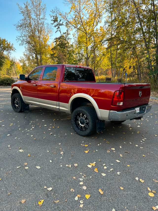 2010 Dodge Ram 3500 Laramie in Cars & Trucks in Red Deer - Image 4