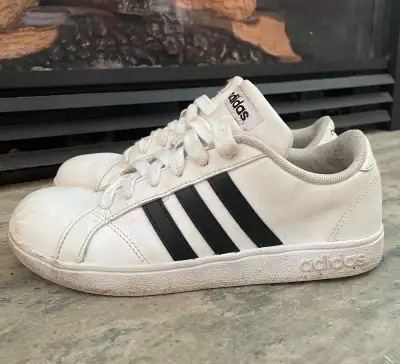 Men’s Shoes Adidas Sneakers Size 4 US, View more