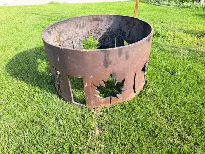 30" firepit. 16" tall 1/2"thick. 200$ FIRM Not responding to lowballers or any offers lower than 200...